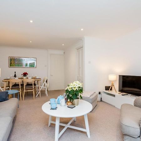 Modern Mews House With Free Parking Space, And Patio By Huluki Sussex Stays Hove Exterior foto