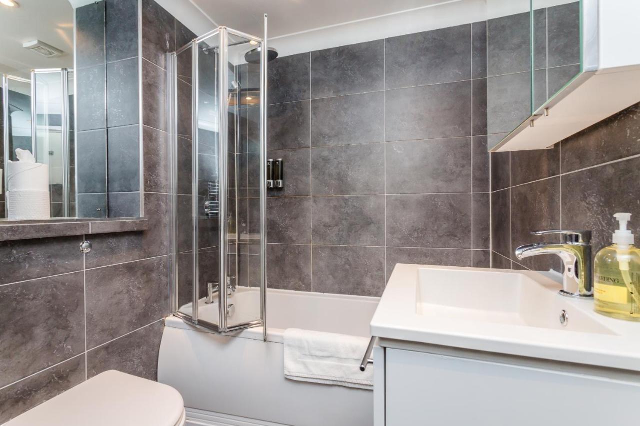 Modern Mews House With Free Parking Space, And Patio By Huluki Sussex Stays Hove Exterior foto