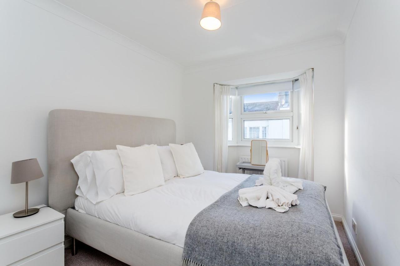 Modern Mews House With Free Parking Space, And Patio By Huluki Sussex Stays Hove Exterior foto