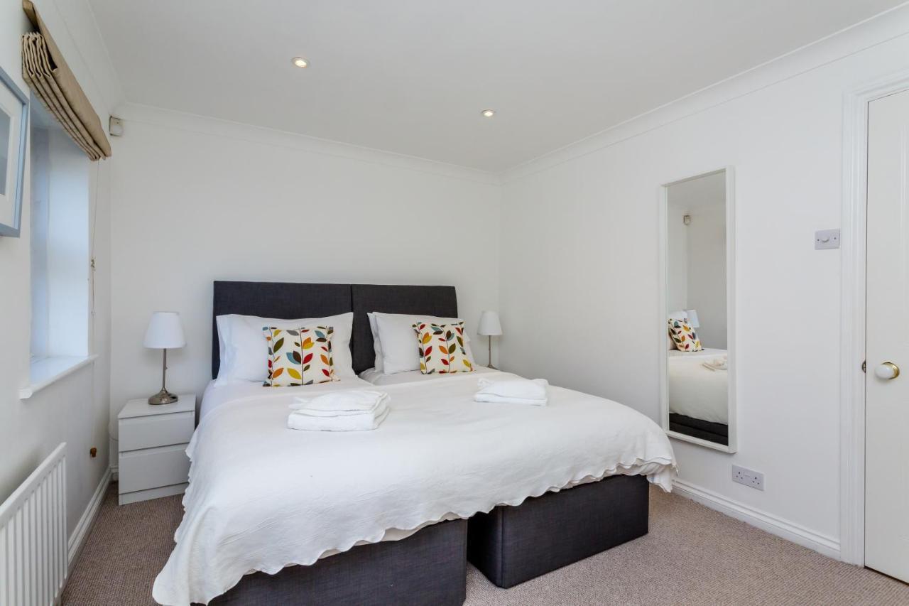 Modern Mews House With Free Parking Space, And Patio By Huluki Sussex Stays Hove Exterior foto