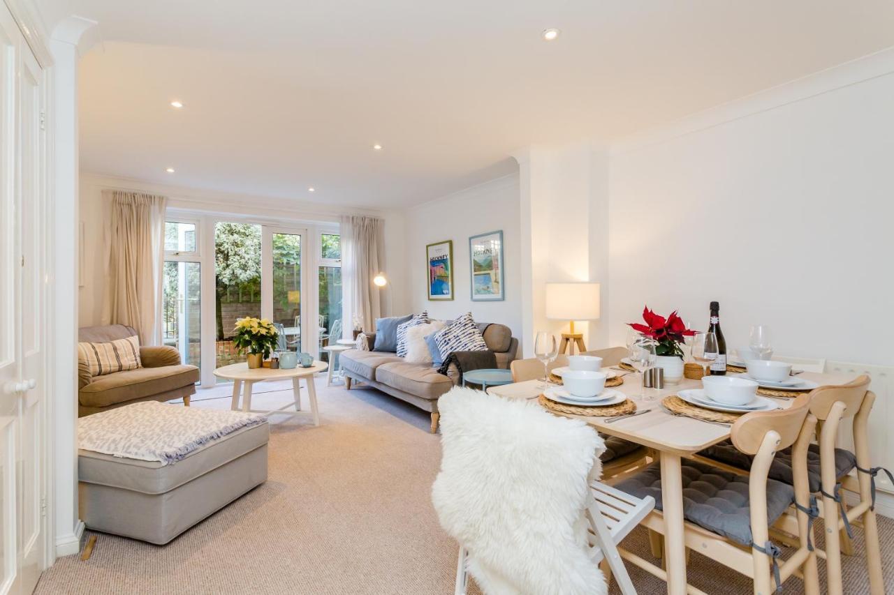Modern Mews House With Free Parking Space, And Patio By Huluki Sussex Stays Hove Exterior foto
