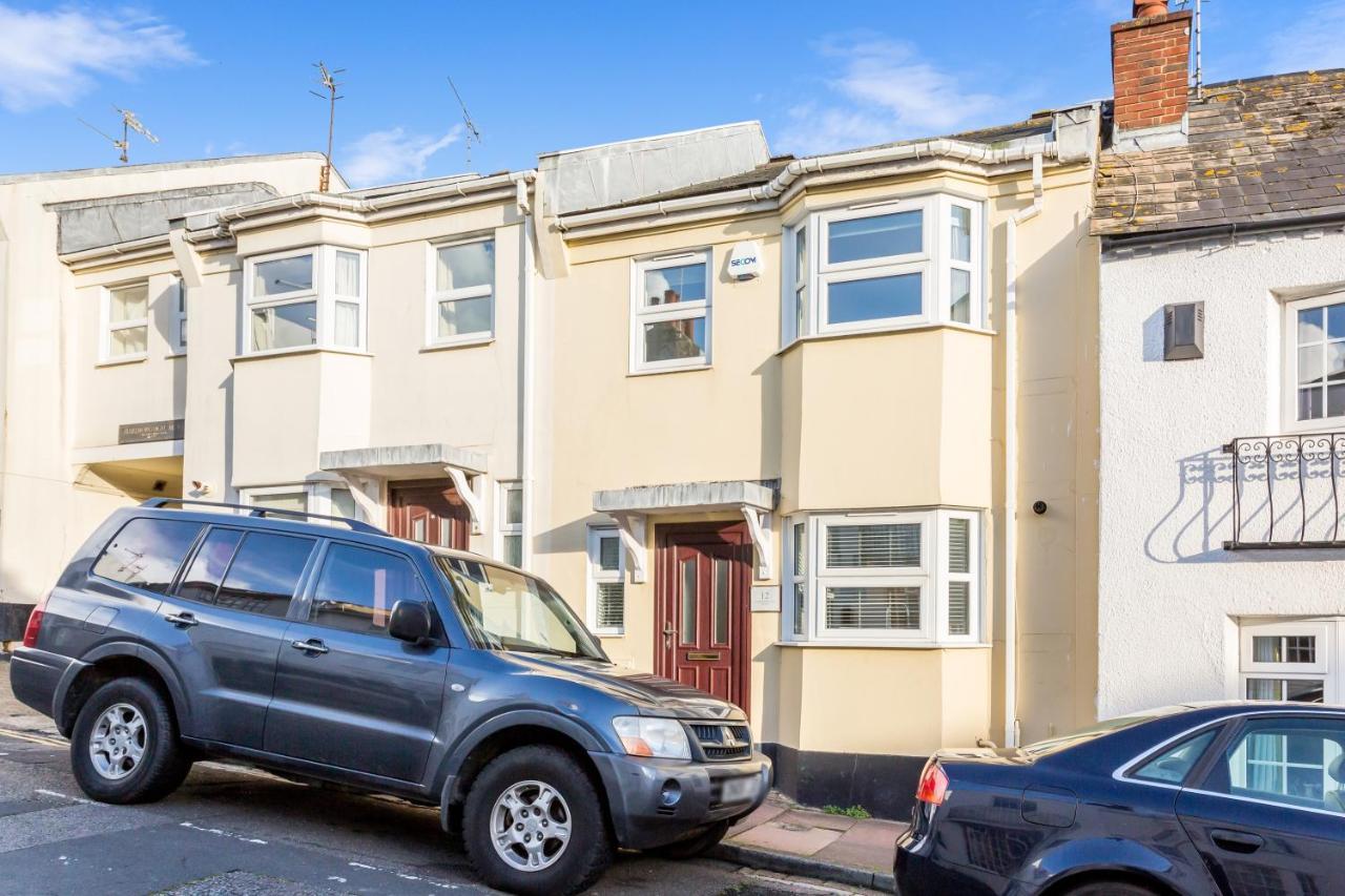 Modern Mews House With Free Parking Space, And Patio By Huluki Sussex Stays Hove Exterior foto
