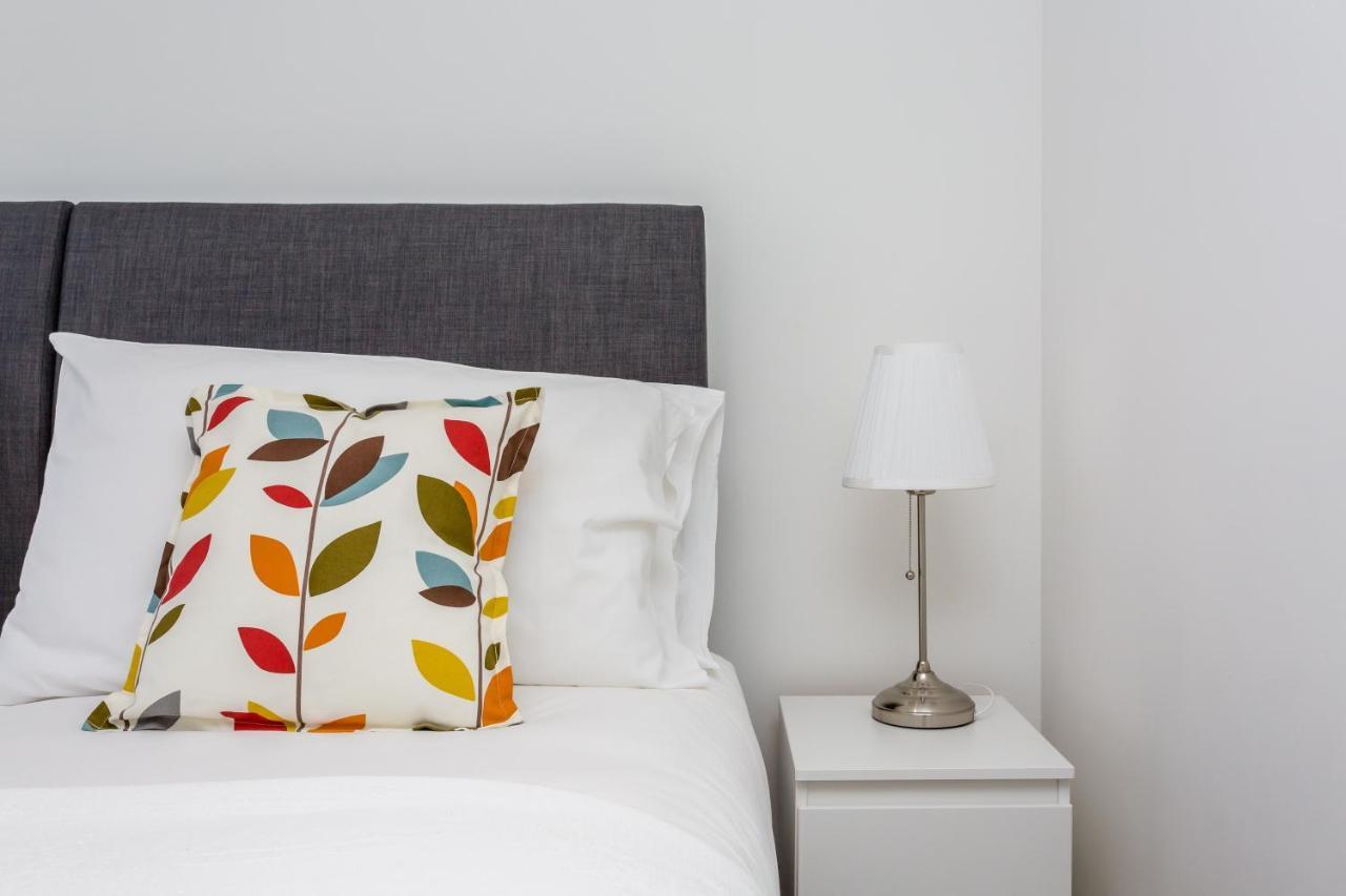 Modern Mews House With Free Parking Space, And Patio By Huluki Sussex Stays Hove Exterior foto