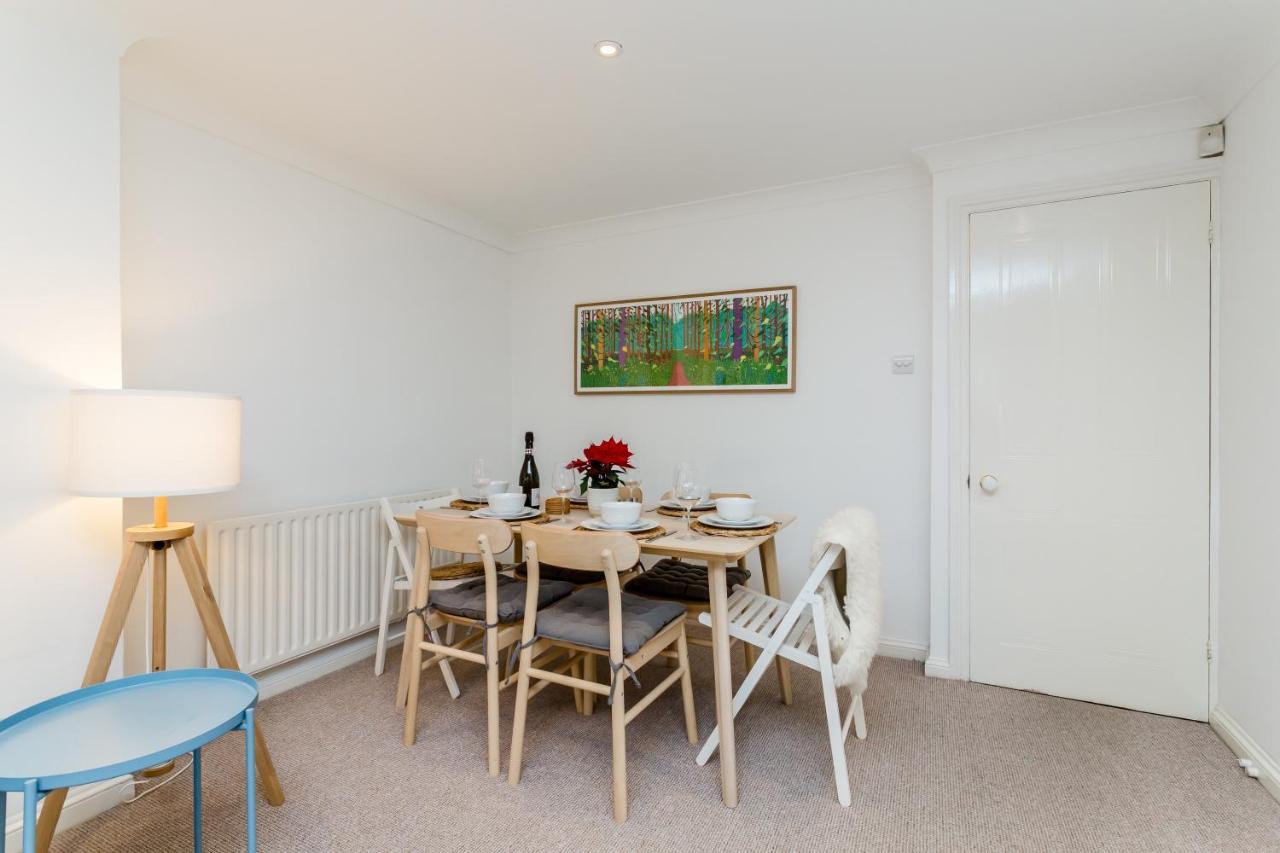 Modern Mews House With Free Parking Space, And Patio By Huluki Sussex Stays Hove Exterior foto